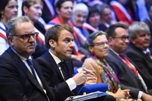Шефът на френския парламент е 
             разследван за финансови измами 