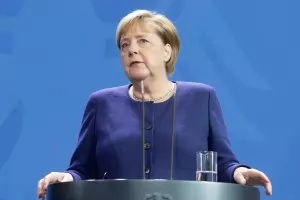  Джонсън обеща на Меркел да работи за Брекзит със сделка