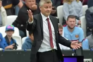 Бербатов е кандидат за директорски пост в "Манчестър Юн"