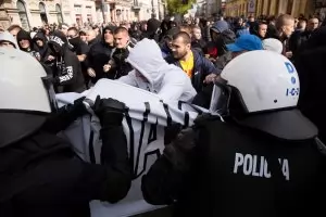  Управляващите в Полша обещаха предизборно безплатно здравеопазване