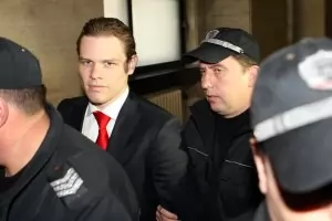 Политици искат оставката на съдията, пуснал предсрочно Полфрийман