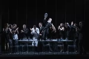 С две премиери се задава "Сцена на кръстопът"