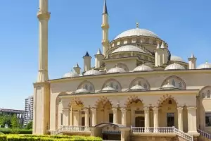 Путин и Кадиров спорят коя е най-красивата джамия