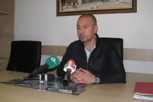 Оттеглилият се собственик на "Дунав" предотвратил с трик разпадането на тима