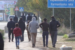 Все по малко бежанци искат да се установят в България