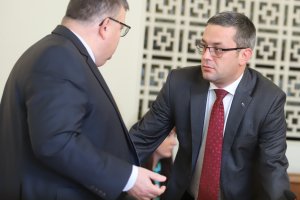 Кой нареди на генералния директор на БНР Светослав Костов да