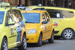 Таксиметрови компании от цялата страна се обединиха около искането за