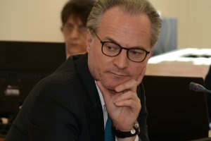 Спорове между магистрати и депутати и обвинения в противоконституционност предизвикаха