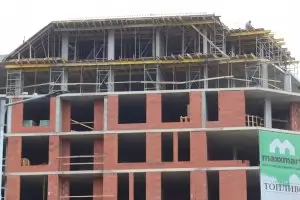 Общинска фирма продаде имоти на търг с един участник