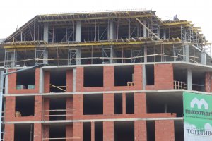 Символично увеличение на първоначално обявената цена е постигнато в проведения