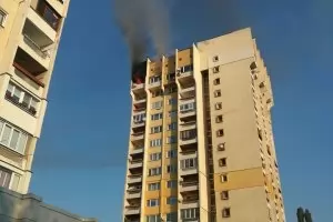 Пожар гори в жилищен блок в столичния квартал "Сердика"