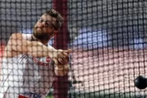  Полша получи служебен медал в хвърлянето на чук