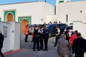 2-ма ранени при стрелба до джамия във Франция