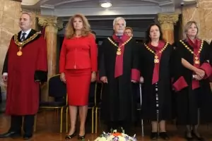  Ректорът на СУ откри годината с нападки вместо с напътствия