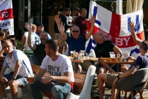 Нашествието на около 4000 английски фенове в София за снощната