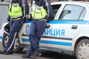 Престъпна организация която се занимава с фалшиви документи е разбита