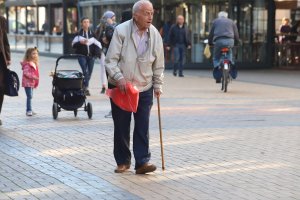 Пристанище Бургас летище София Националната спортна академия и БЧК са