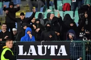 Близнаци се опитват да объркат делото за провокациите на мача с Англия