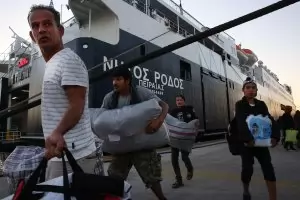 Гърция започва да гони повече мигранти