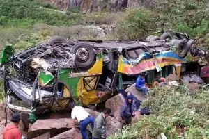 Автобус падна в пропаст в Перу