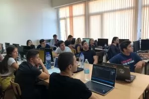 Гимназия във Велико Търново е първата с възложена иновативна задача