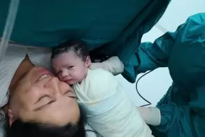 52-годишна жена от Варна роди бебе