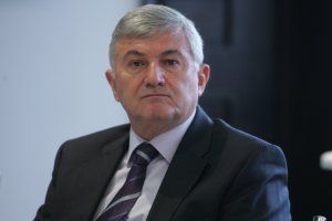 С решението първият ден от болничните да е за сметка