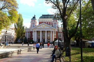 Народният театър Иван Вазов ще възобнови програмата си с постановки