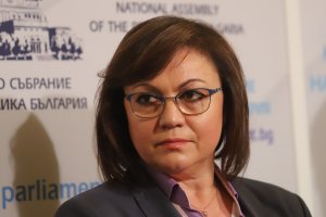 Борисов прибягва до смяна на резервните гуми на автомобил чийто