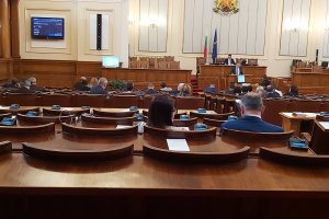 Не стига че повече от месец не работеха по време