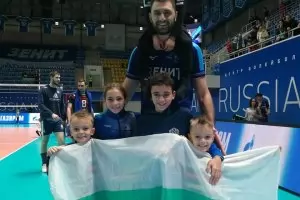 Цветан Соколов забавлява българчета в Казан (видео).