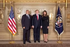 Бай Дончо, прати ни на Сатурн!