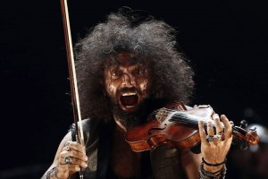 След като гостуването на Ара Маликян бе отложено с цяла