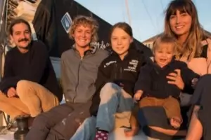 Грета Тунберг отплава от САЩ за Европа с катамаран