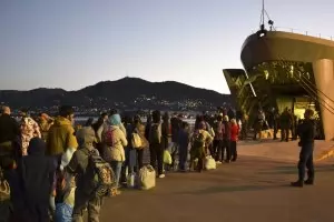 Бунтове заплашват Гърция заради мигрантите