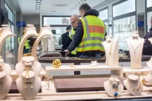 Германия разби престъпна мрежа,
             изпращала милиони евро в Турция