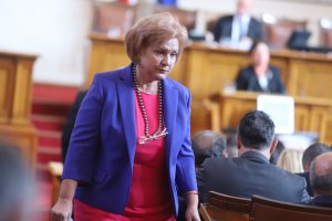 Видеонаблюдението ще е задължително само за данъчните складове за петролни