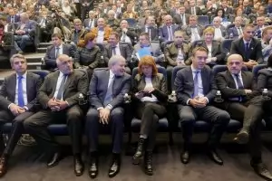 Борисов гони Фандъкова и Николов от ръководството на ГЕРБ