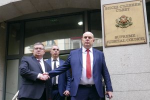 Чувството за справедливост отдавна напусна българската прокуратура Дали защото разследванията