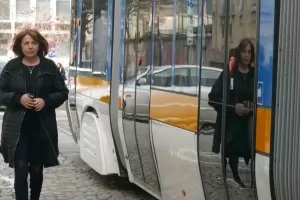 Фандъкова отказва да даде личен пример за колите (ВИДЕО)