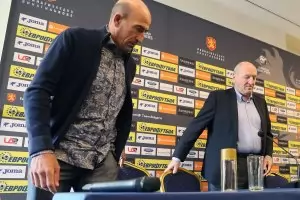  Съмнителна сделка за екипи изплува в БФС