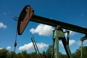 Бразилия продава на търг четири нефтени находища