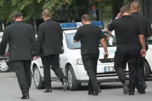 Мутрите спряха да се избиват, но ще изтребят населението