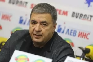 Трима български плувци са уличени в употреба на допинг