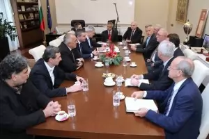 Синдикати и работодатели сключват ново споразумение с кабинета