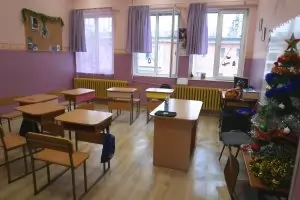 Учителите в София получиха по още 10 дни платен отпуск 