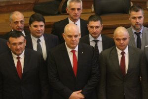 Вместо да се разплита историята със специалните разузнавателни средства СРС