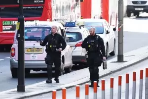 Великобритания пуснала 
            предсрочно 74 терористи 