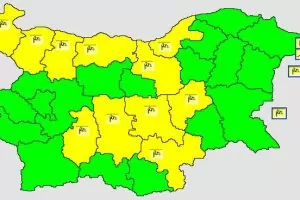 Жълт код за опасно време в 11 области на България