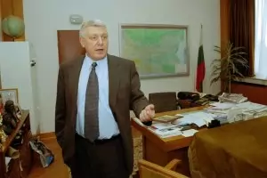 Бивш шеф на НСО не разбира 
         защо службата охранява Доган